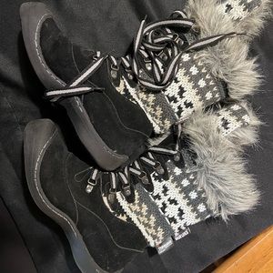 FUZZY WINTER BOOTS !!